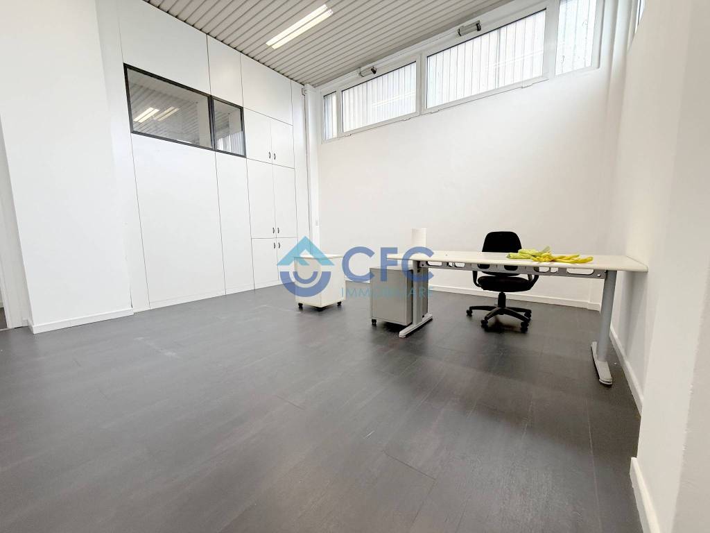 ufficio in vendita a Milano in zona Ponte Lambro