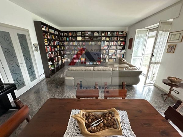 appartamento in vendita a Milano in zona Famagosta