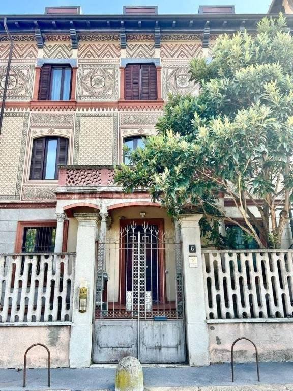 appartamento in vendita a Milano in zona Sempione