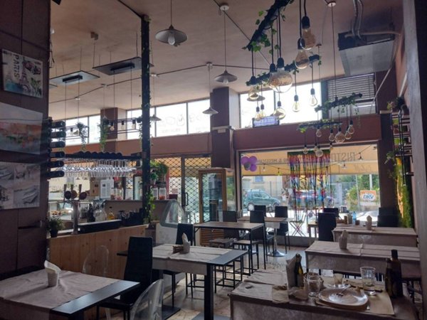 negozio in vendita a Milano in zona Adriano