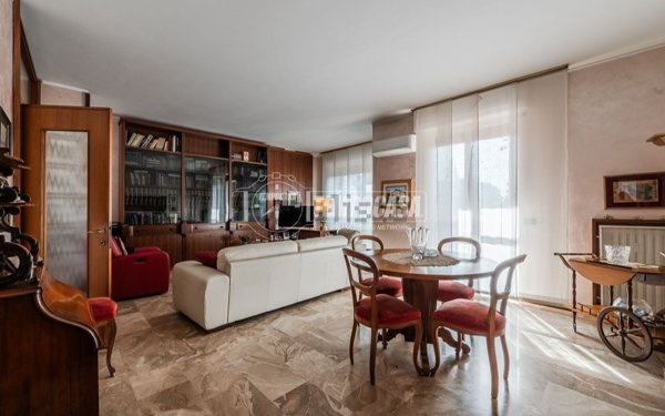 appartamento in vendita a Milano in zona Vigentino