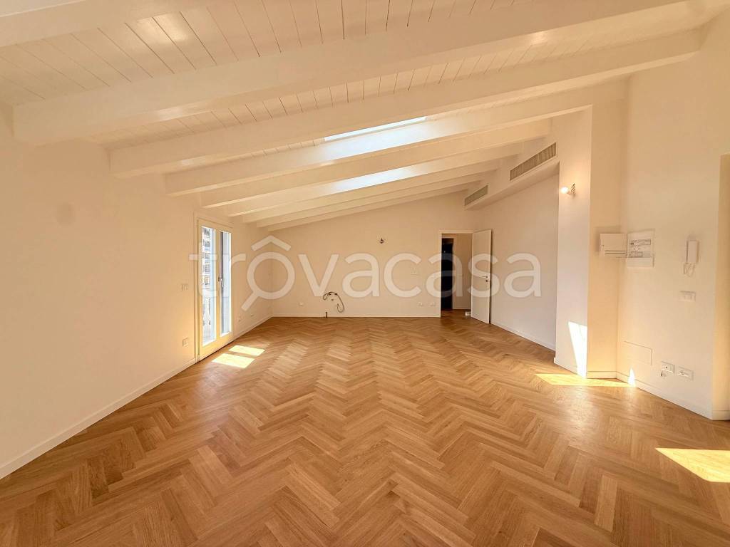 appartamento in vendita a Milano in zona Vigentino