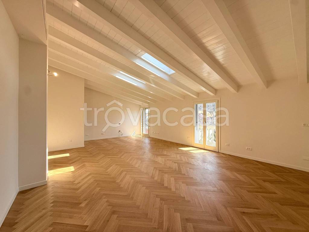 appartamento in vendita a Milano in zona Vigentino