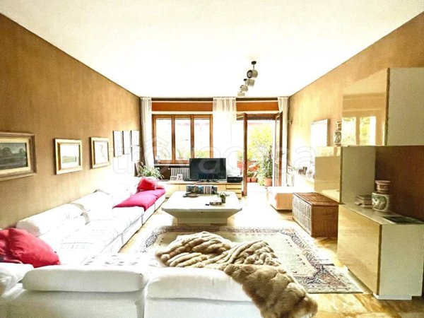 appartamento in vendita a Milano in zona Baggio