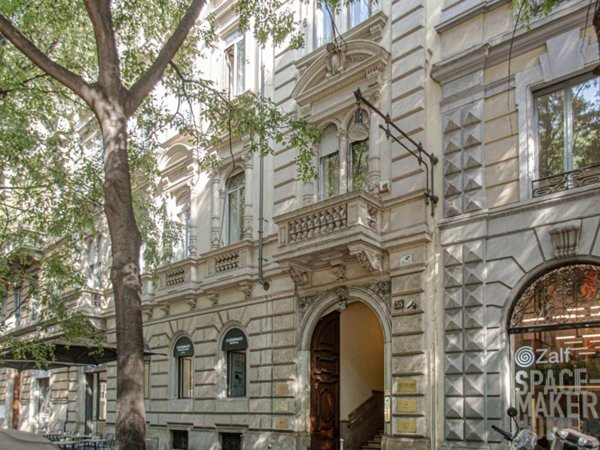 appartamento in vendita a Milano in zona Cadorna