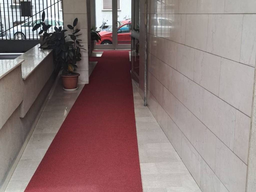 negozio in vendita a Milano in zona Crescenzago