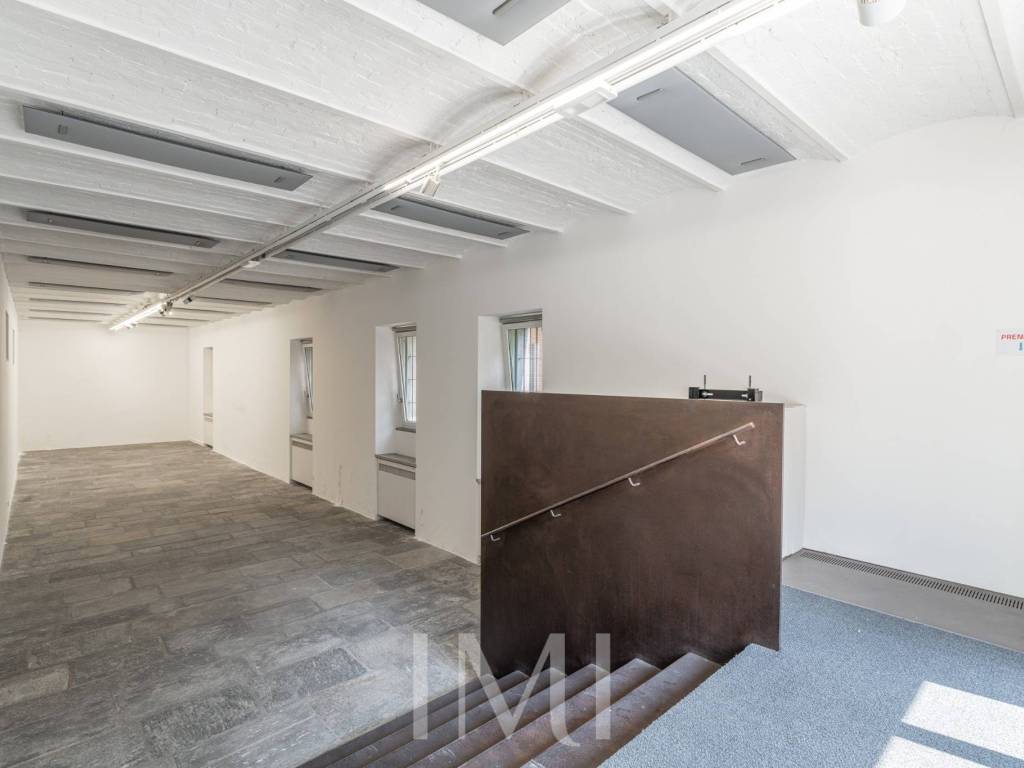 negozio in vendita a Milano in zona Porta Genova