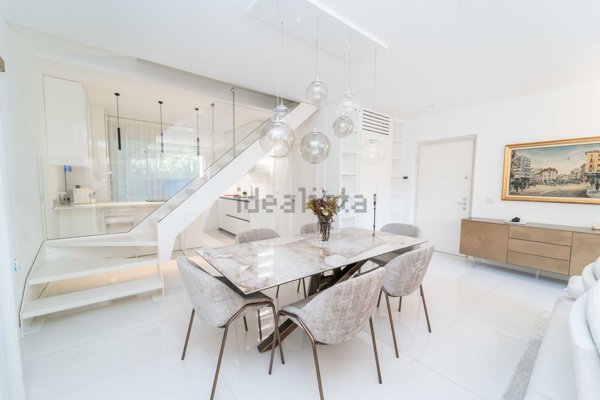 appartamento in vendita a Milano in zona Trenno