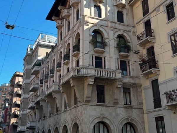 appartamento in vendita a Milano in zona Guastalla