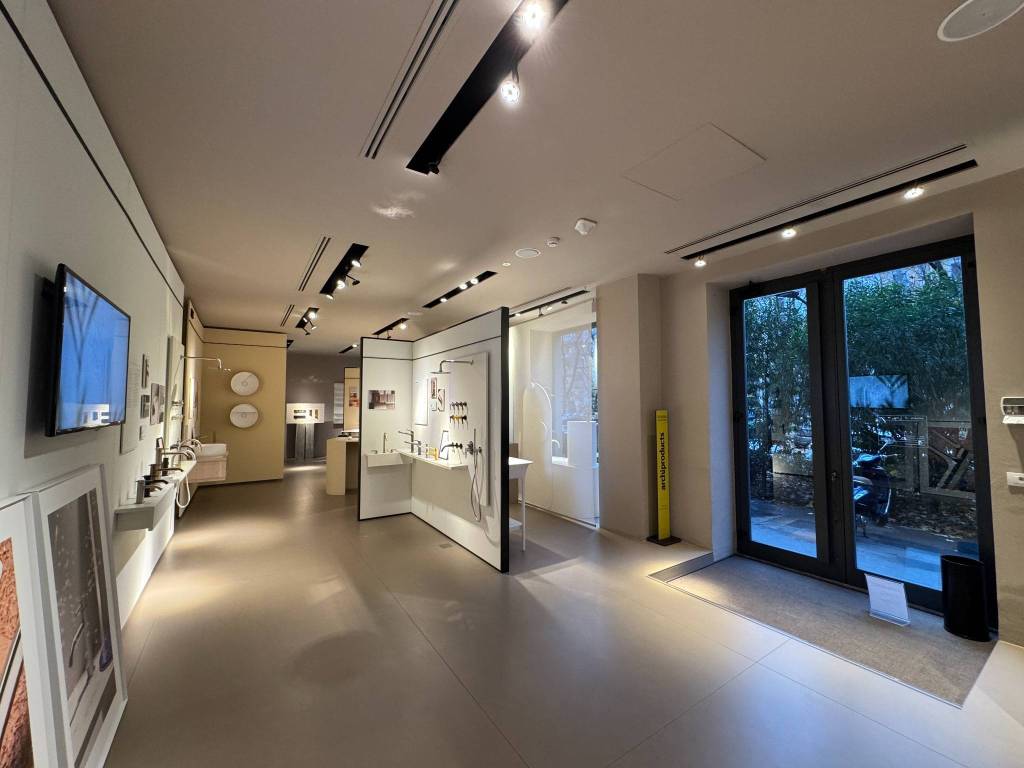 negozio in vendita a Milano in zona Porta Romana