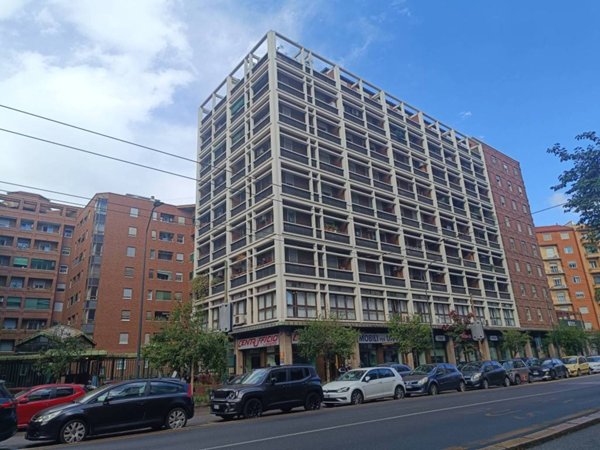 appartamento in vendita a Milano in zona Centro Direzionale