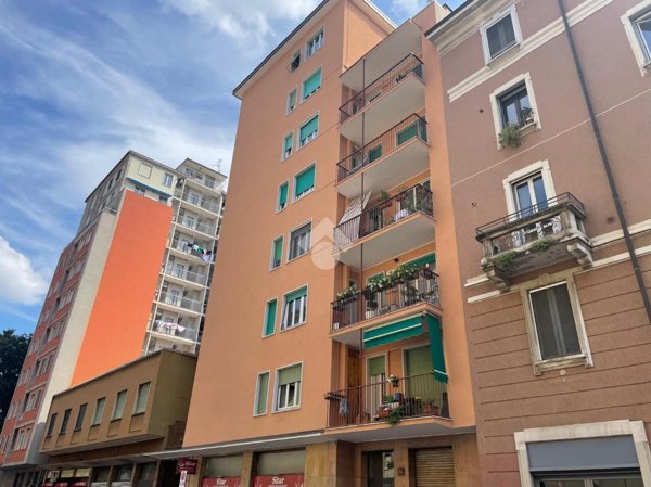 appartamento in vendita a Milano in zona Sant'Ambrogio