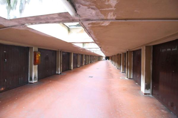 negozio in vendita a Milano in zona Moncucco