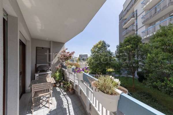 appartamento in vendita a Milano in zona Baggio