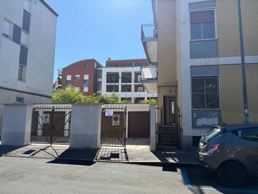 appartamento in vendita a Milano in zona Chiesa Rossa