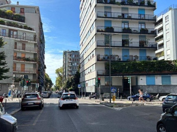 ufficio in vendita a Milano in zona Città Studi