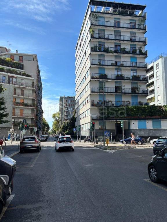 ufficio in vendita a Milano in zona Città Studi