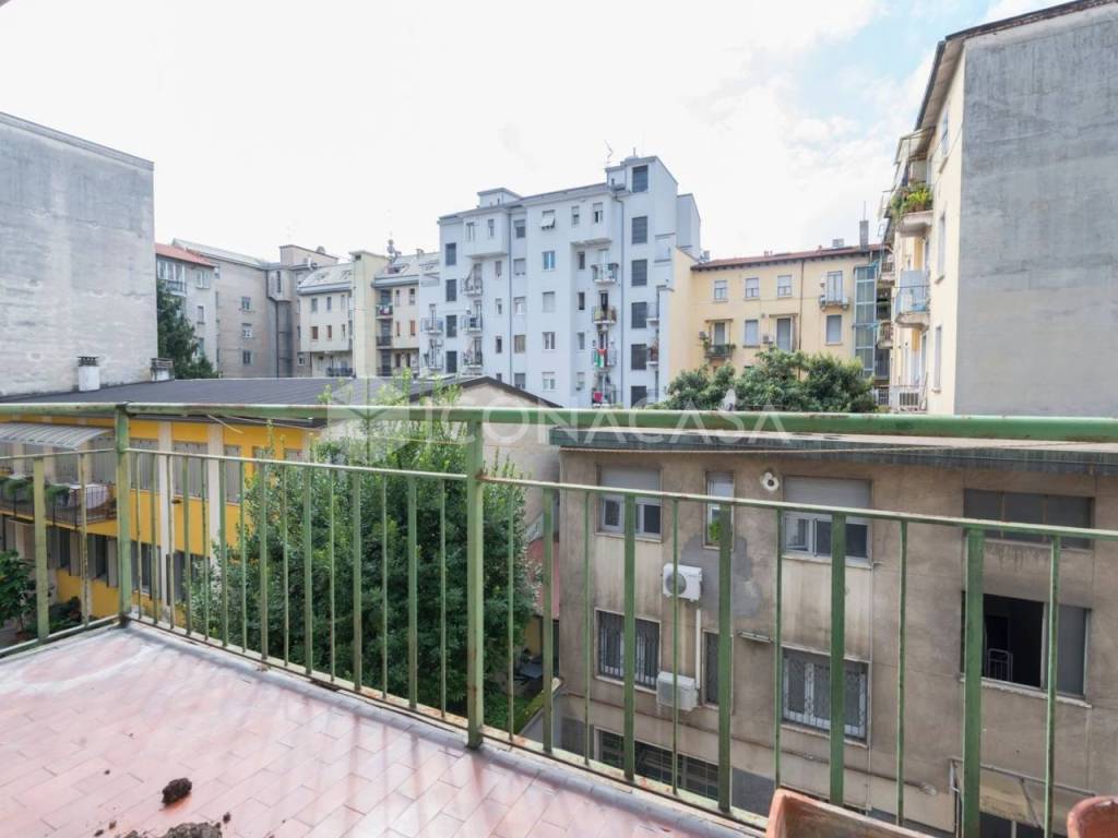 appartamento in vendita a Milano in zona Ghisolfa