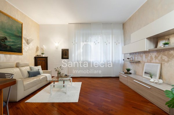 appartamento in vendita a Milano in zona Lorenteggio