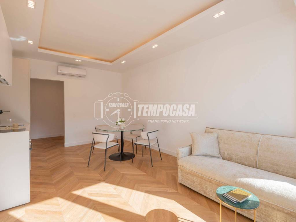 appartamento in vendita a Milano in zona Porta Nuova