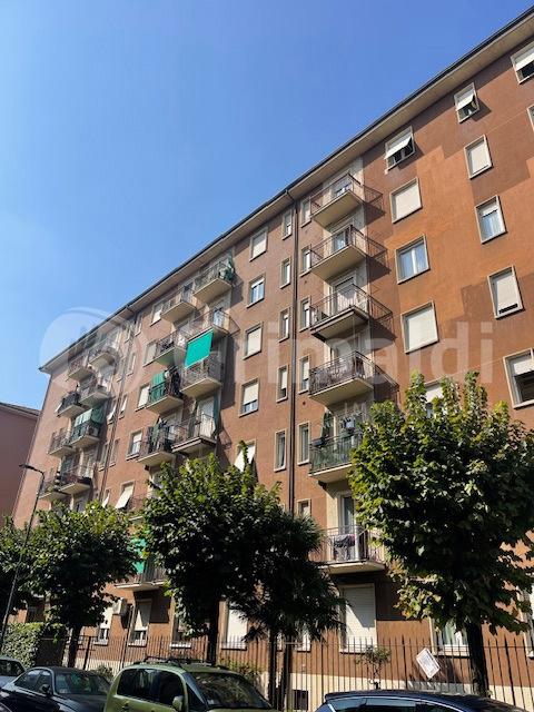 appartamento in vendita a Milano in zona Segnano