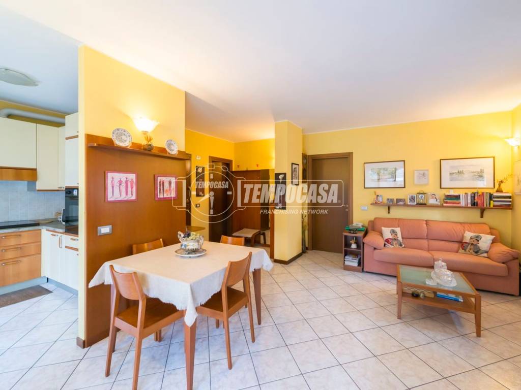 appartamento in vendita a Milano in zona Adriano