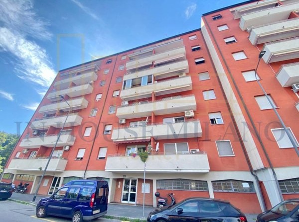appartamento in vendita a Milano in zona Gallaratese