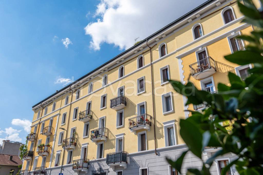 appartamento in vendita a Milano in zona Cascina dei Pomi