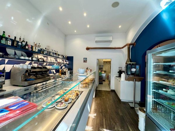 negozio in vendita a Milano in zona Porta Genova
