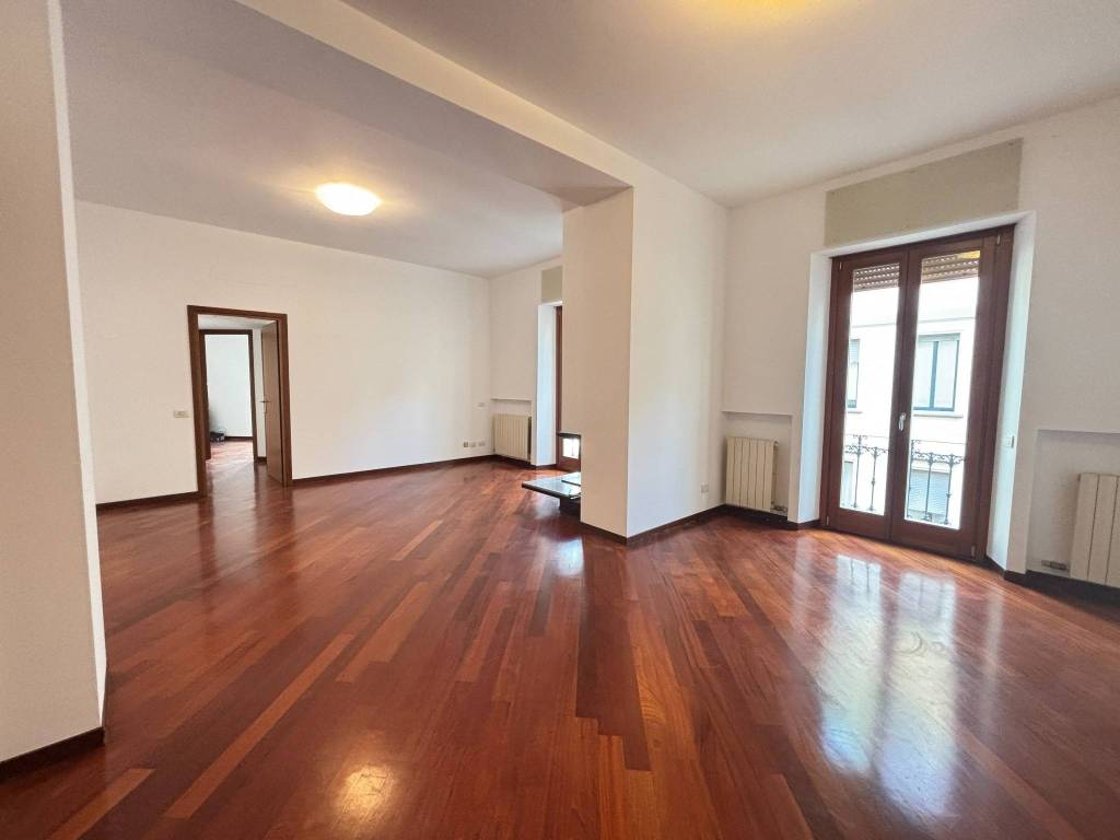 appartamento in vendita a Milano in zona Guastalla