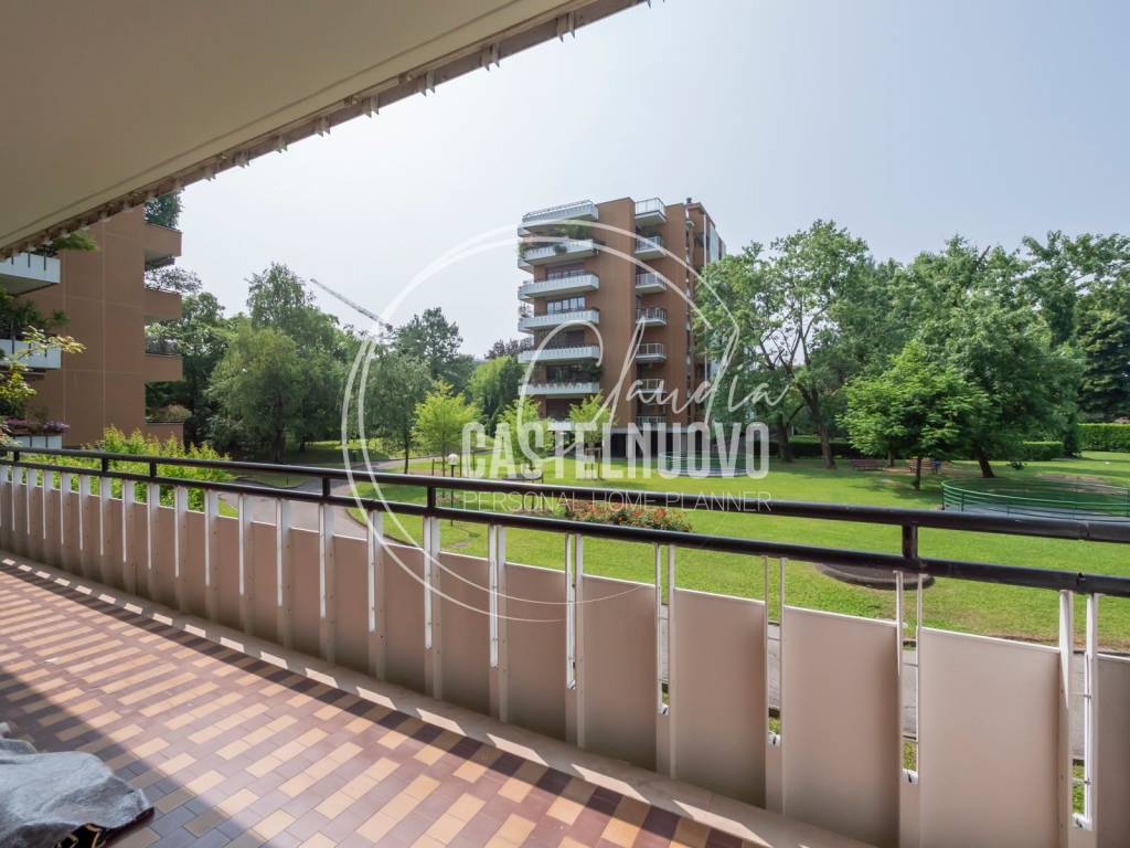 appartamento in vendita a Milano in zona Trenno