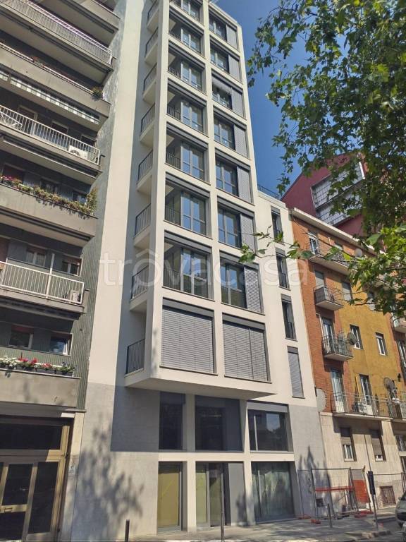 negozio in vendita a Milano in zona Solari