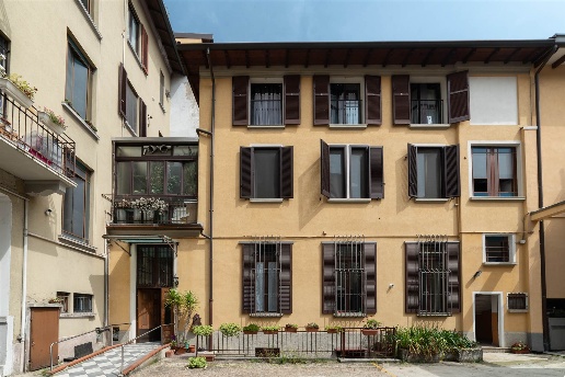 appartamento in vendita a Milano in zona Bocconi