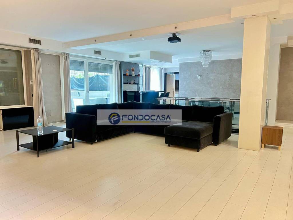 appartamento in vendita a Milano in zona Gallaratese