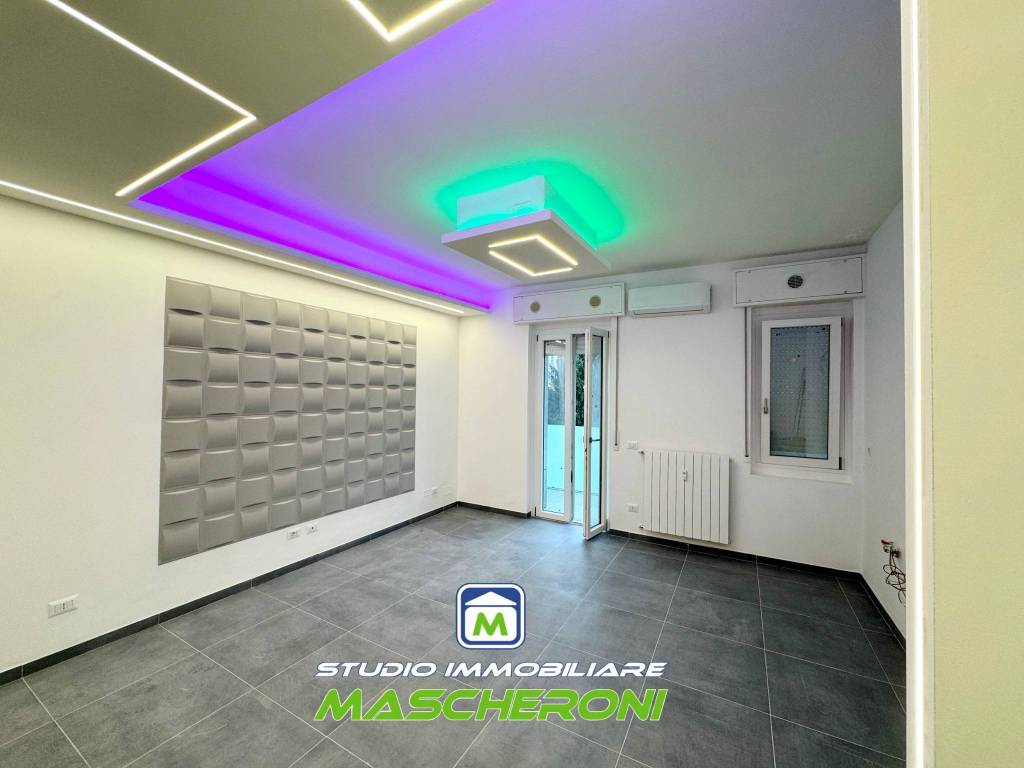 appartamento in vendita a Milano in zona Baggio