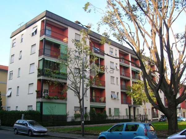 appartamento in vendita a Milano in zona Baggio