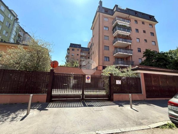 appartamento in vendita a Milano in zona Famagosta