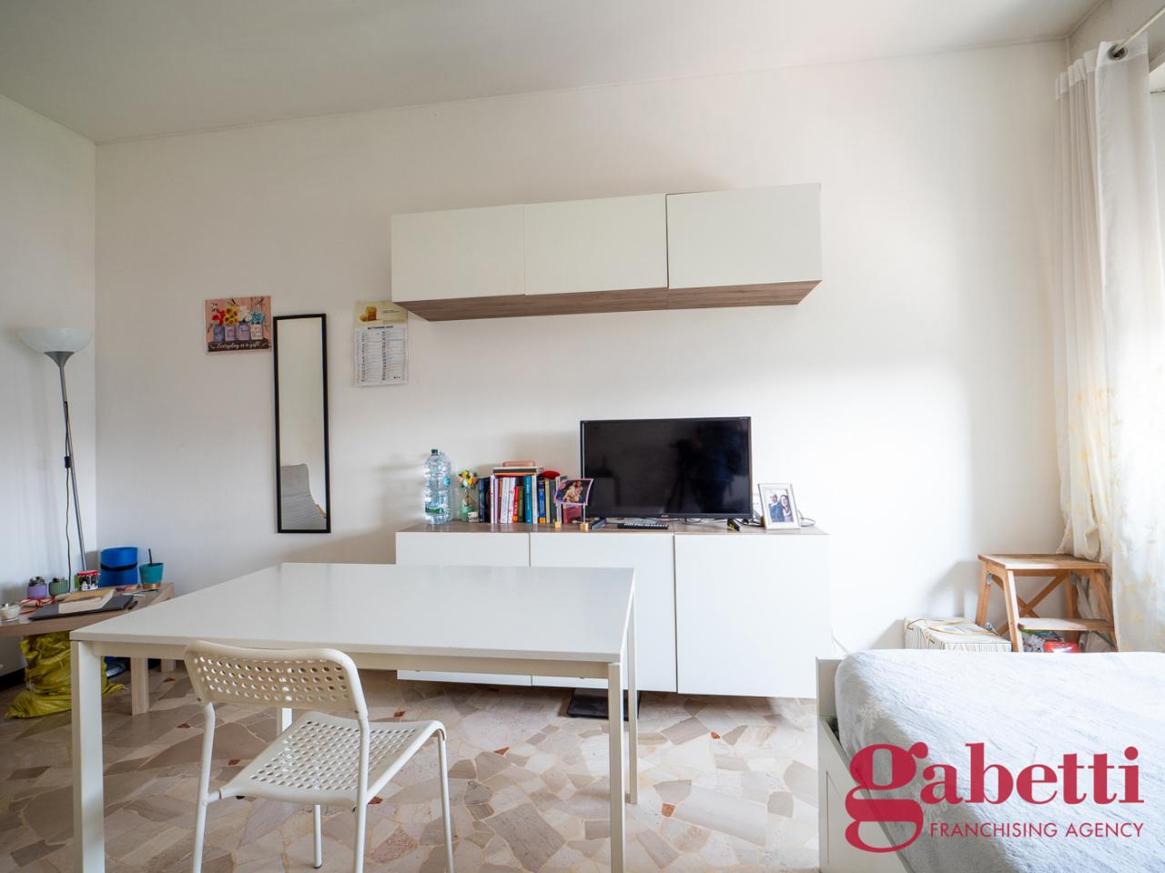 appartamento in vendita a Milano in zona Casoretto