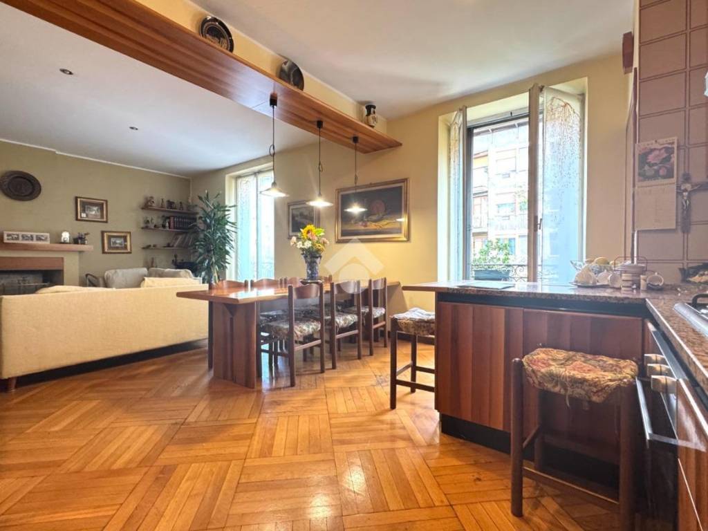 appartamento in vendita a Milano in zona Centro Direzionale