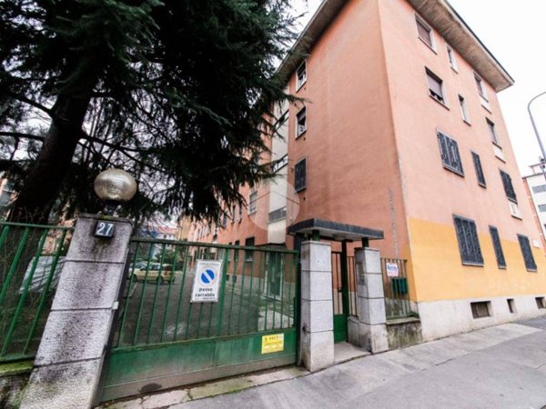appartamento in vendita a Milano in zona Baggio
