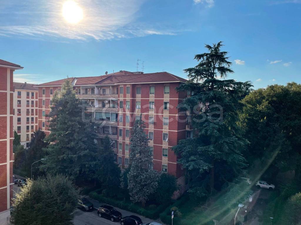 appartamento in vendita a Milano in zona Corvetto