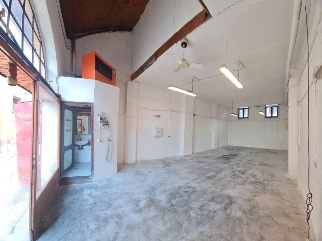 appartamento in vendita a Milano in zona Baggio