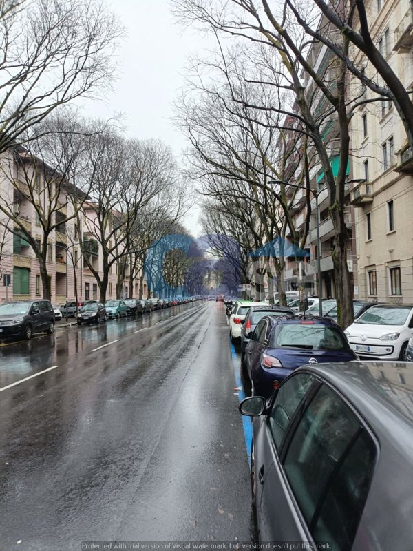 locale commerciale in vendita a Milano in zona Città Studi