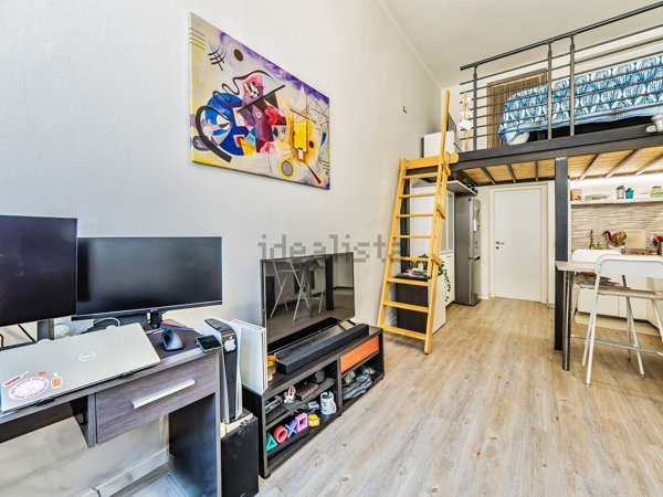 appartamento in vendita a Milano in zona Lambrate