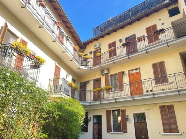 appartamento in vendita a Milano in zona Baggio