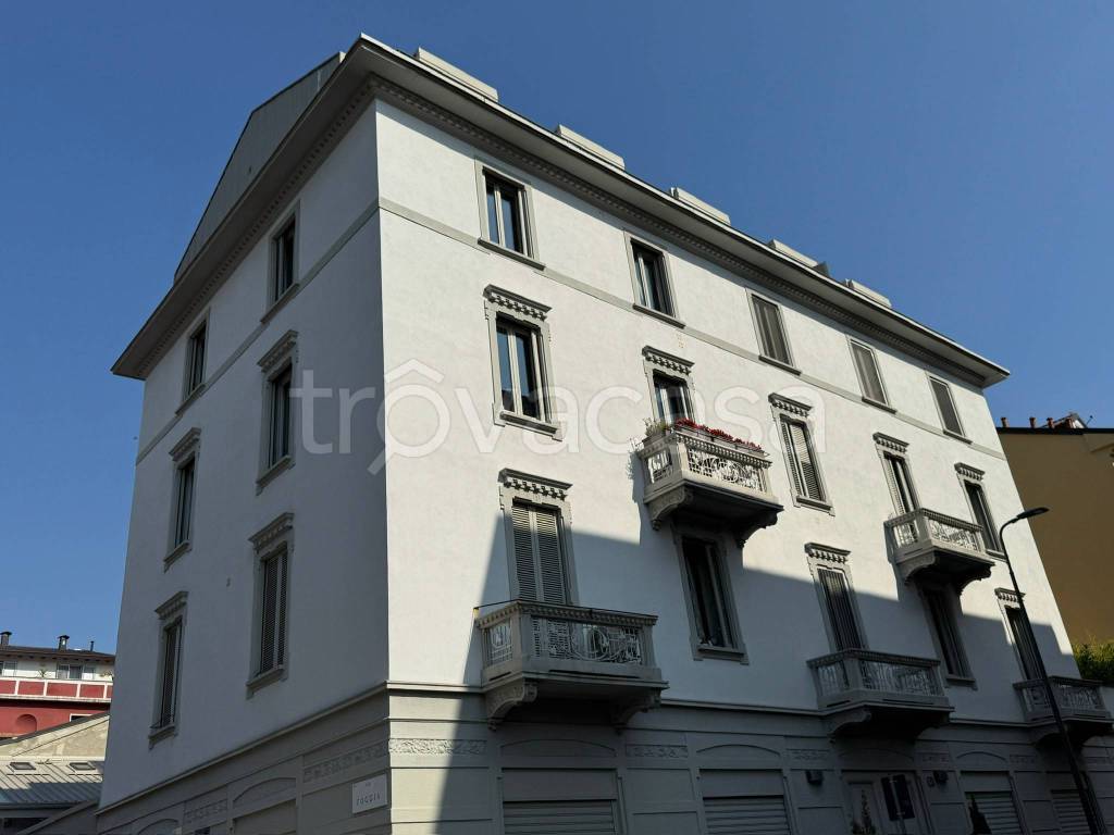 appartamento in vendita a Milano in zona Vigentino