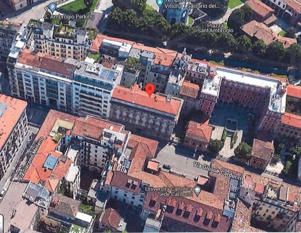 appartamento in vendita a Milano in zona Sant'Ambrogio
