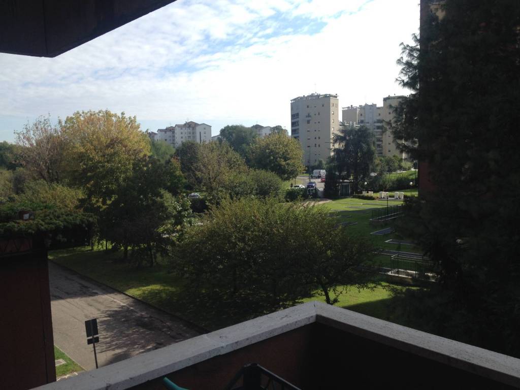 appartamento in vendita a Milano in zona Baggio