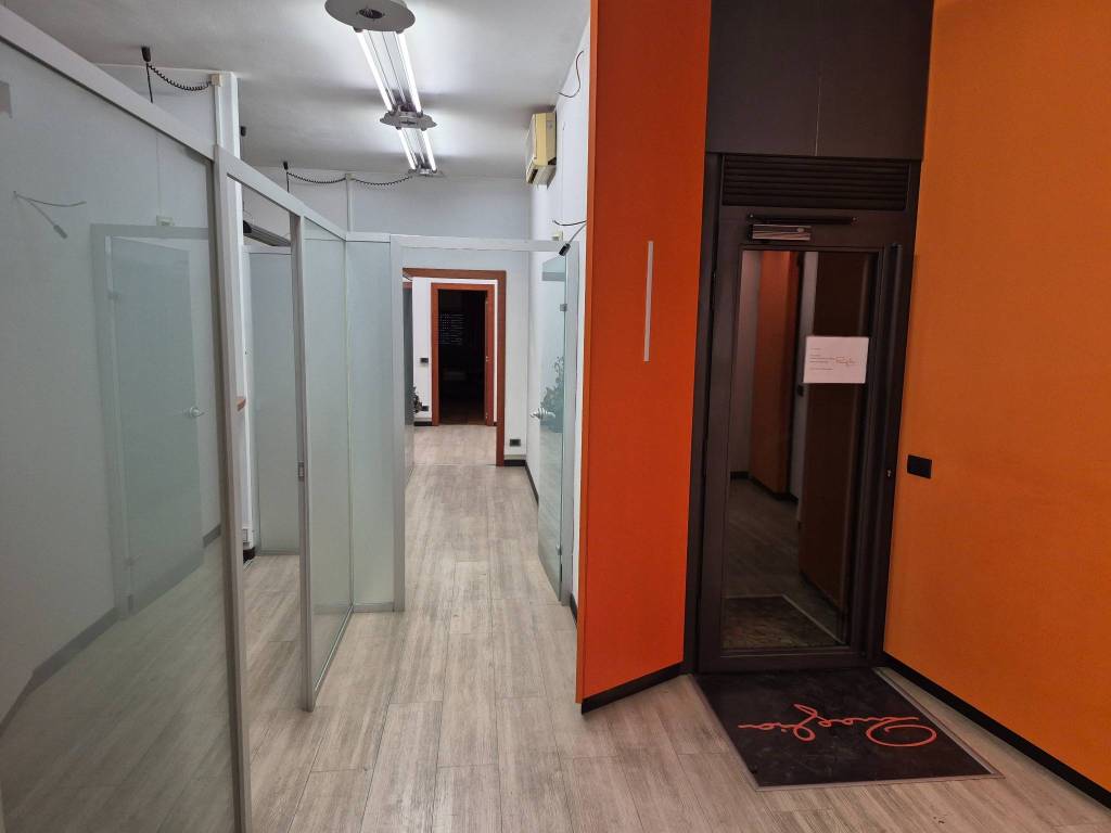 ufficio in vendita a Milano