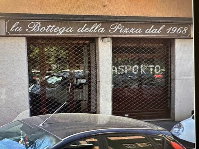 negozio in vendita a Milano in zona Quarto Oggiaro